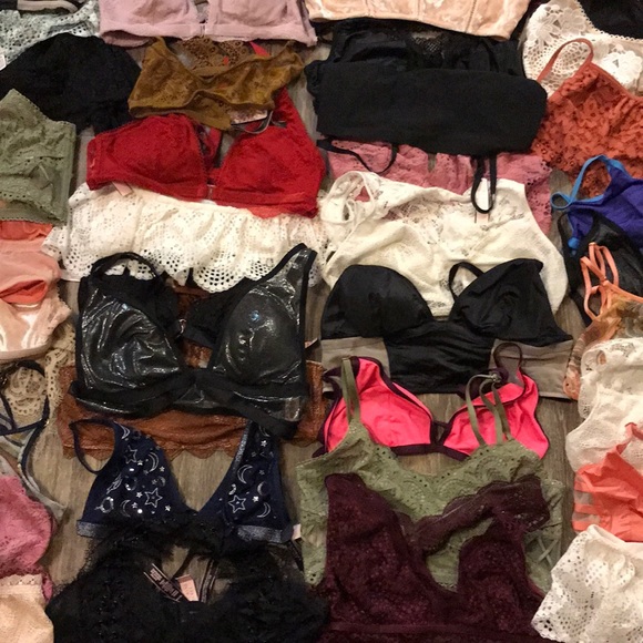 NWT 💝💝10 VICTORIA SECRET BRALETTES MYSTERY BOX - Picture 8 of 8